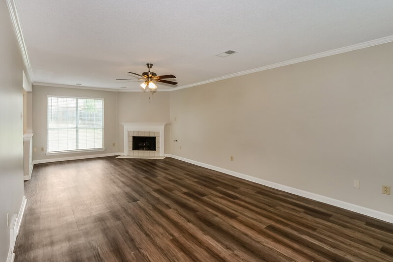 1,720/Mo, 5554 Lake Front Dr Horn Lake, MS 38637 Living Room View