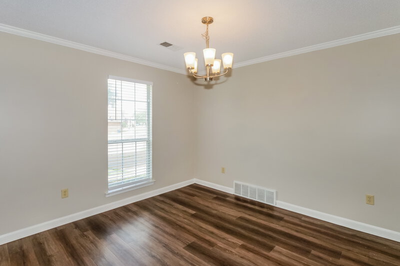 1,720/Mo, 5554 Lake Front Dr Horn Lake, MS 38637 Dining Room View