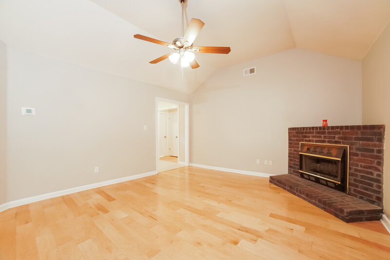 2,160/Mo, 125 N Parkway St Hernando, MS 38632 Misc View 2