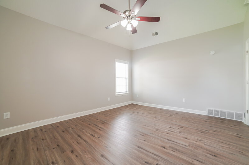 2,295/Mo, 8978 Shellflower Dr Southaven, MS 38671 Main Bedroom View