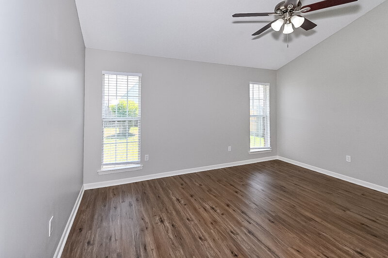 2,445/Mo, 6620 Tealwood Dr Horn Lake, MS 38637 Main Bedroom View