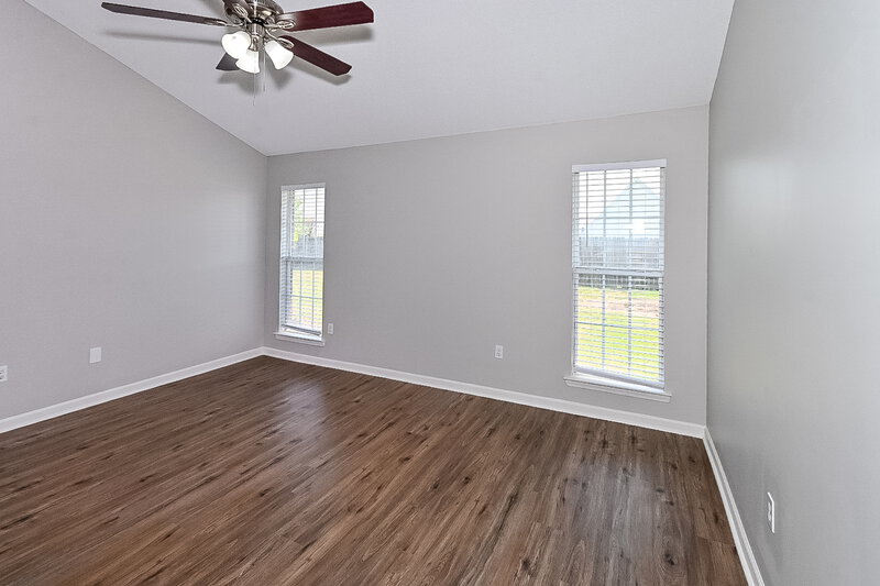 2,445/Mo, 6620 Tealwood Dr Horn Lake, MS 38637 Main Bedroom View 2