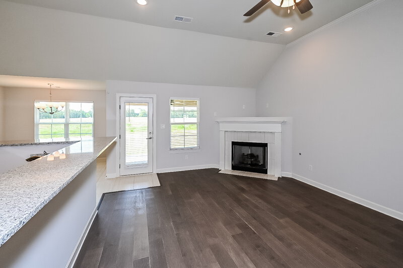 2,255/Mo, 5315 Holly Ridge Dr Horn Lake, MS 38637 Living Room View