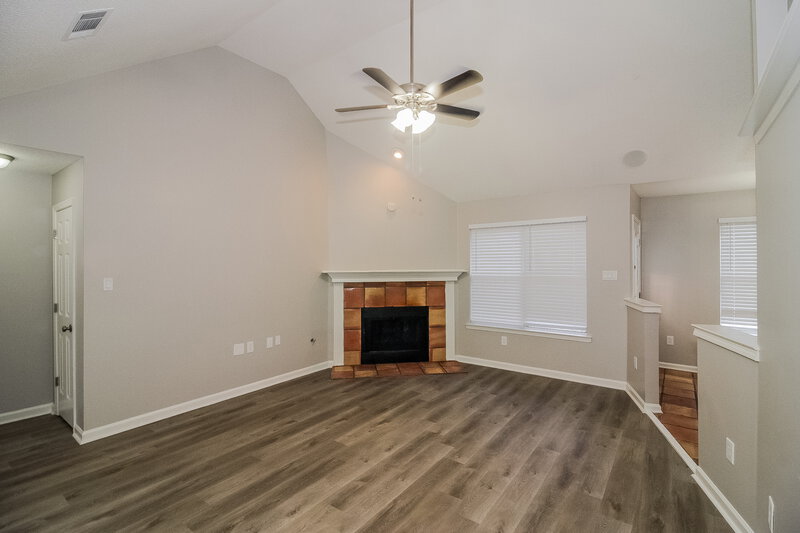 2,620/Mo, 7922 Macon Rd Cordova, TN 38018 Living Room View