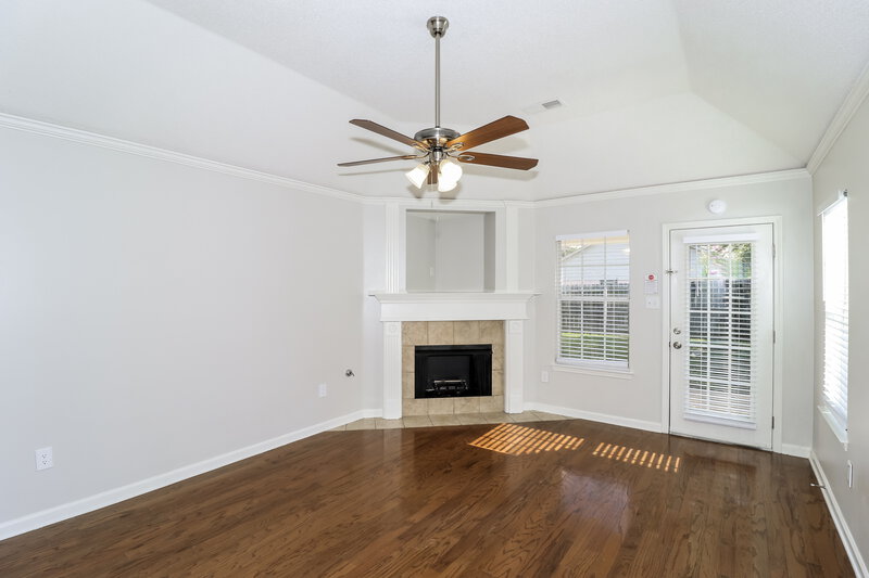 1,550/Mo, 10093 Cross Ridge Rd Cordova, TN 38018 Living Room View