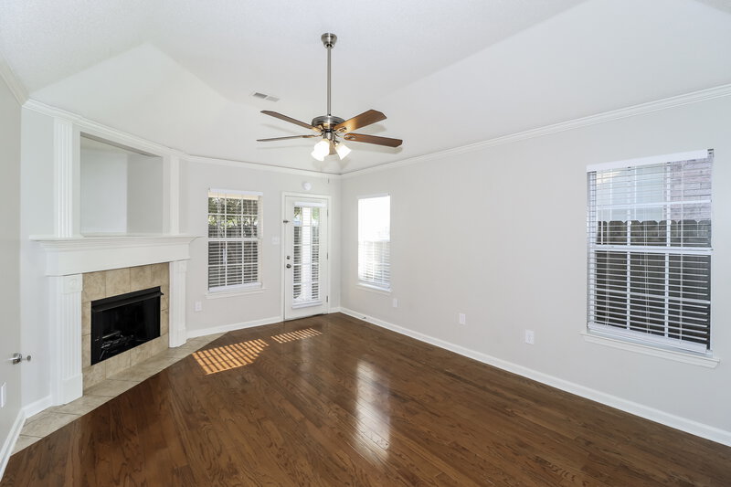 1,550/Mo, 10093 Cross Ridge Rd Cordova, TN 38018 Living Room View 2