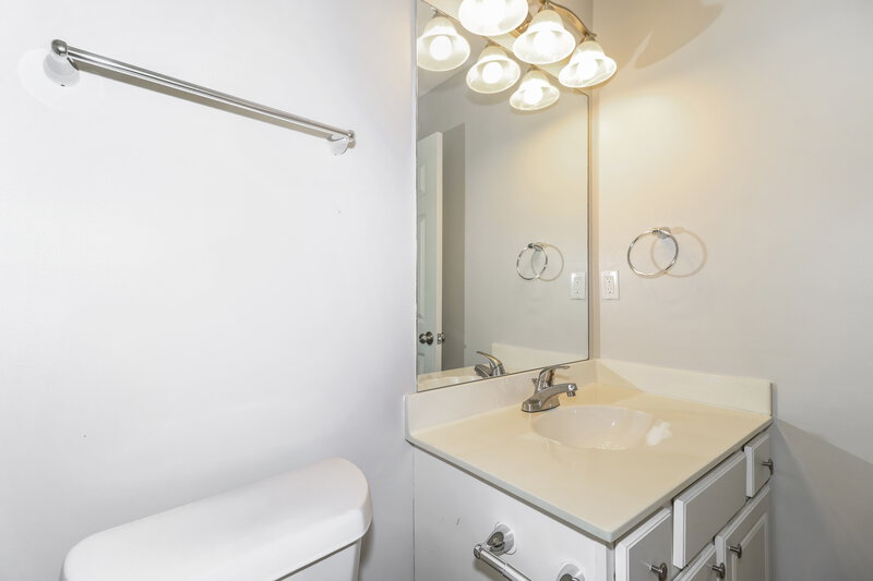 1,550/Mo, 10093 Cross Ridge Rd Cordova, TN 38018 Bathroom View