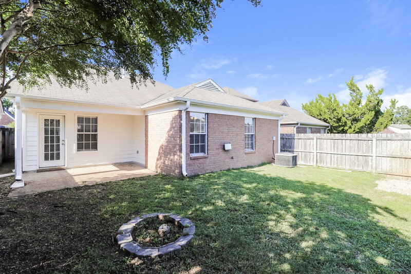 1,550/Mo, 10093 Cross Ridge Rd Cordova, TN 38018 Rear View