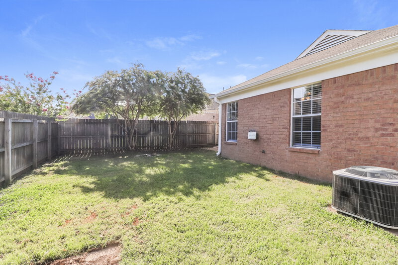 1,550/Mo, 10093 Cross Ridge Rd Cordova, TN 38018 Rear View 2