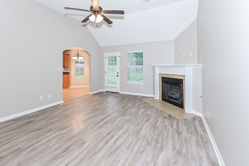 2,710/Mo, 919 Stewart Shire Cv Nesbit, MS 38651 Living Room View