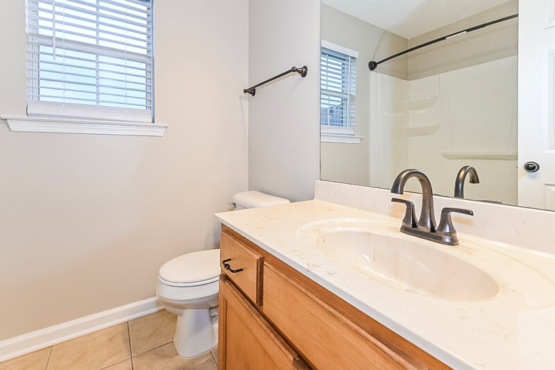 2,710/Mo, 919 Stewart Shire Cv Nesbit, MS 38651 Bathroom View
