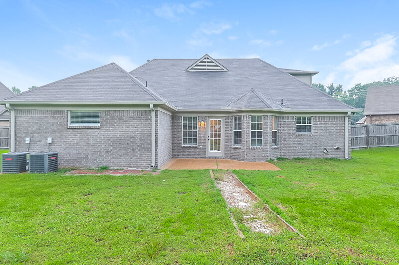 2,710/Mo, 919 Stewart Shire Cv Nesbit, MS 38651 Rear View