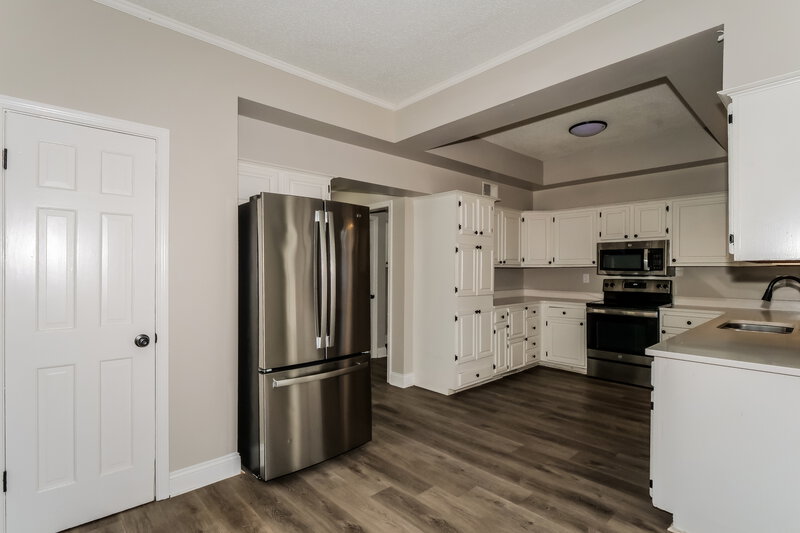 2,165/Mo, 2389 Cherry Spring Cv Cordova, TN 38016 Kitchen View