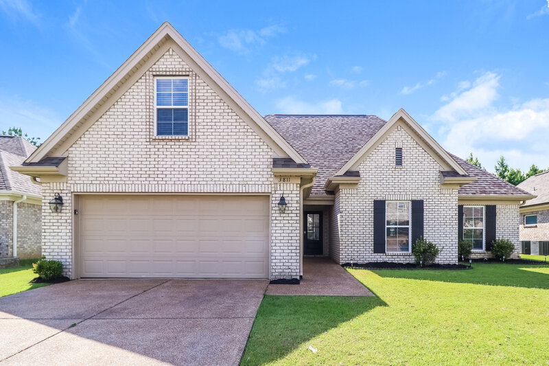 2,300/Mo, 3811 Dawnwood Cir W Southaven, MS 38672 External View