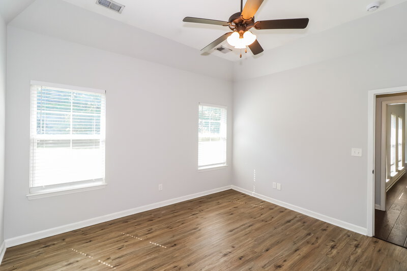 2,300/Mo, 3811 Dawnwood Cir W Southaven, MS 38672 Main Bedroom View