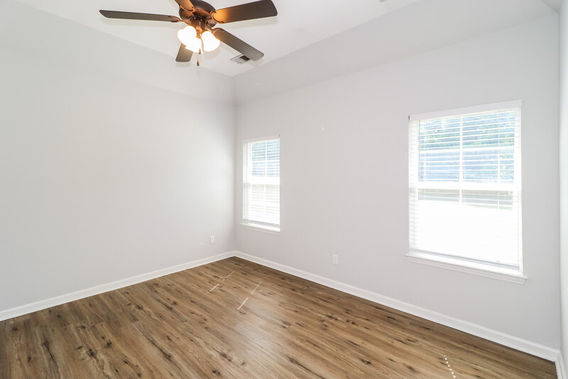 2,300/Mo, 3811 Dawnwood Cir W Southaven, MS 38672 Main Bedroom View 2