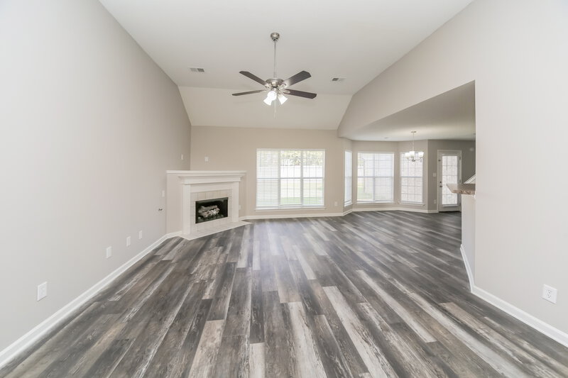 2,005/Mo, 6600 Sandbourne E Olive Branch, MS 38654 Living Room View
