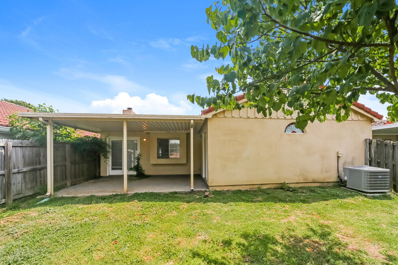 2,550/Mo, 7203 Atterbury Cir E Southaven, MS 38671 Rear View