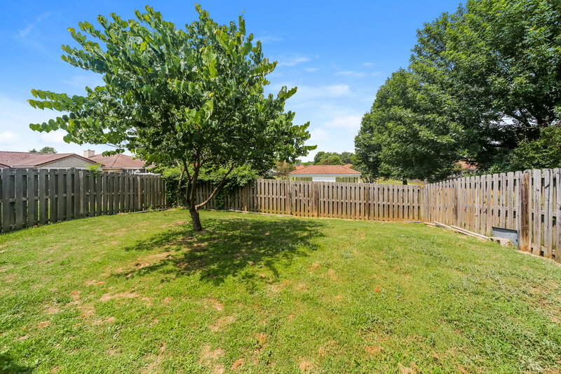 2,550/Mo, 7203 Atterbury Cir E Southaven, MS 38671 Rear View 2