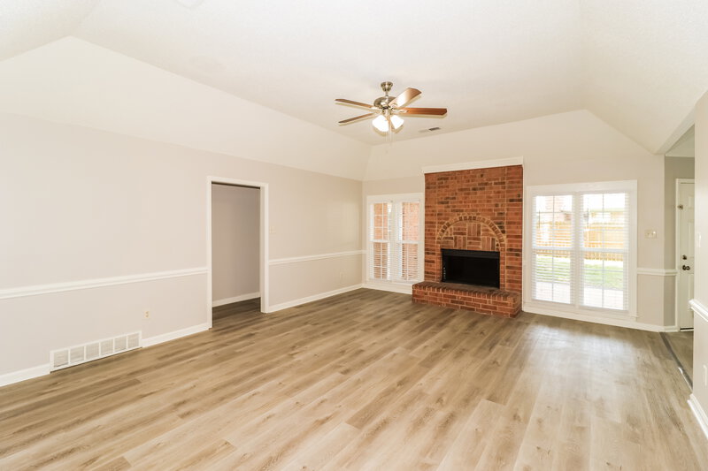 1,885/Mo, 4405 Thoreau Cv Memphis, TN 38125 Living Room View