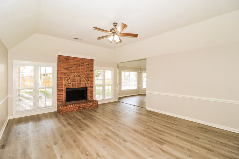 1,885/Mo, 4405 Thoreau Cv Memphis, TN 38125 Living Room View 2