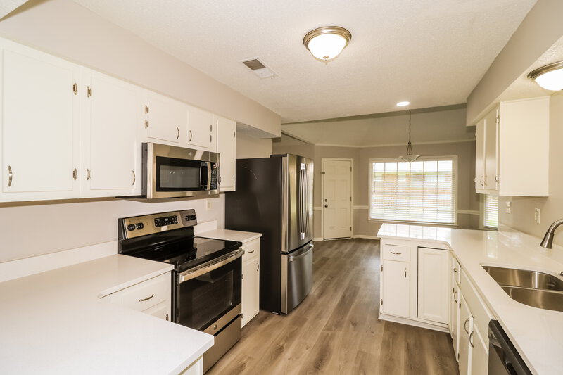 1,885/Mo, 4405 Thoreau Cv Memphis, TN 38125 Kitchen View 2