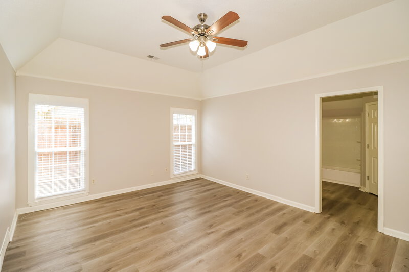 1,885/Mo, 4405 Thoreau Cv Memphis, TN 38125 Main Bedroom View 2