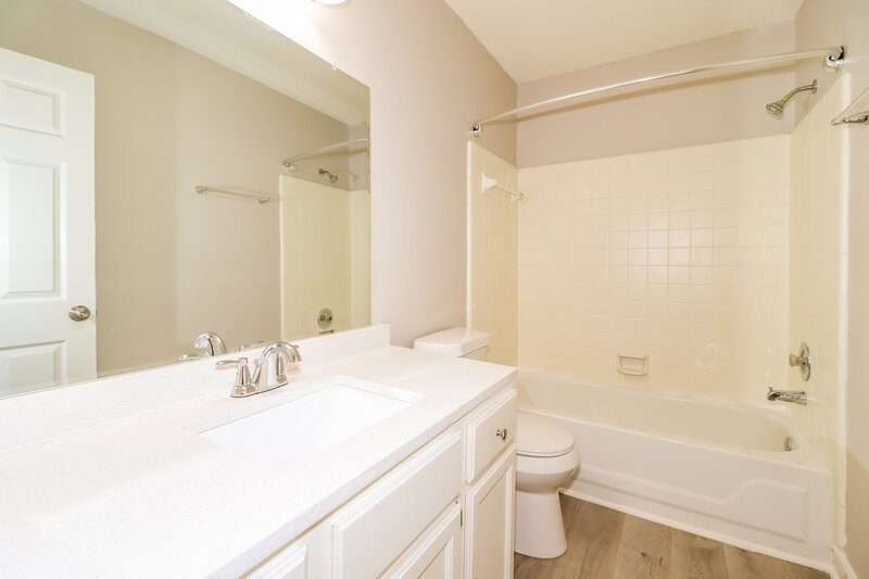 1,885/Mo, 4405 Thoreau Cv Memphis, TN 38125 Bathroom View