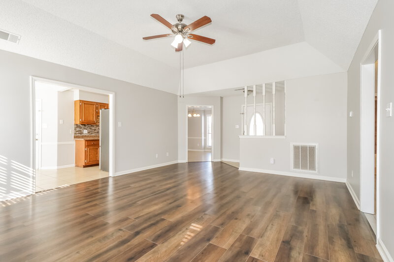 1,740/Mo, 4879 Baywood Dr Millington, TN 38053 Living Room View 2