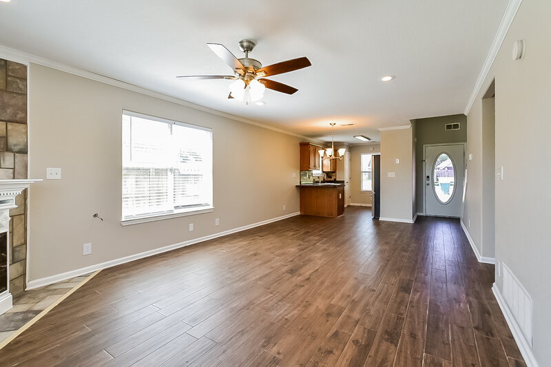 2,300/Mo, 7680 Wills Way Cir E Walls, MS 38680 Living Room View 2