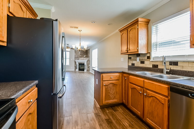2,300/Mo, 7680 Wills Way Cir E Walls, MS 38680 Kitchen View 2