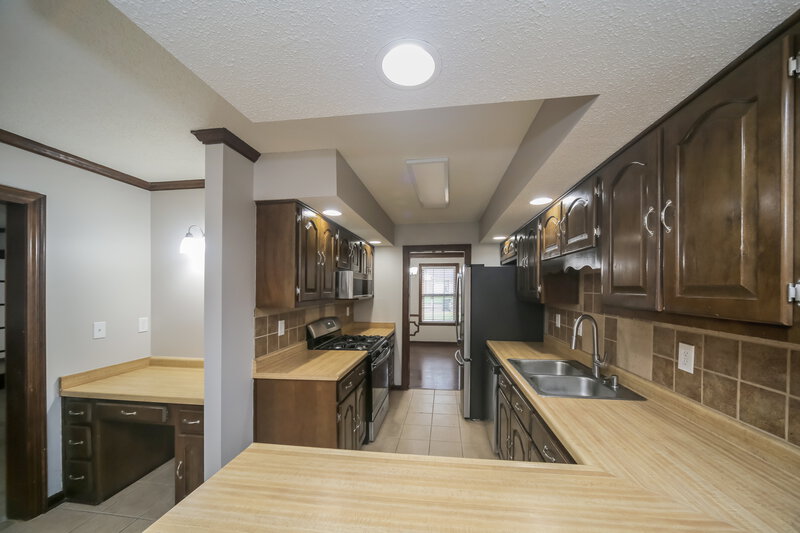 2,295/Mo, 312 Clarington Dr Southaven, MS 38671 Kitchen View 2
