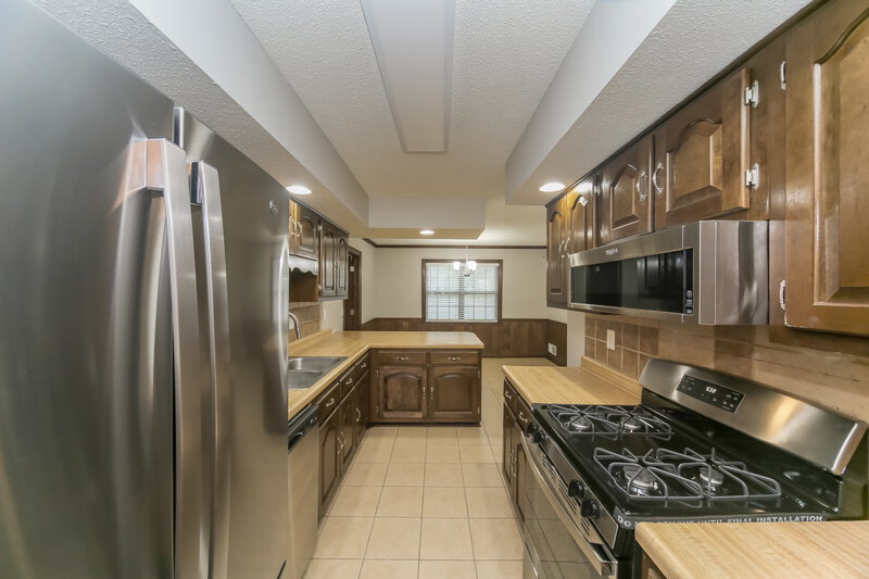 2,295/Mo, 312 Clarington Dr Southaven, MS 38671 Kitchen View 3