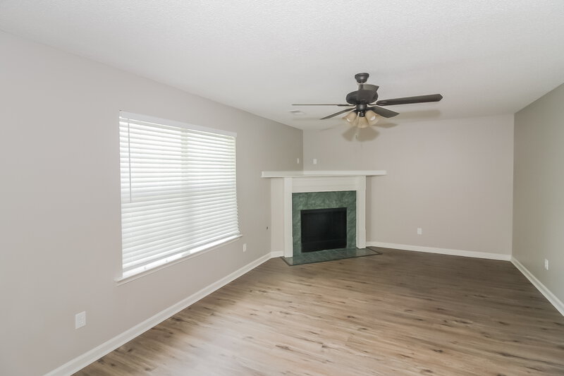 1,710/Mo, 7666 Fox Hunt Dr E Olive Branch, MS 38654 Living Room View 2