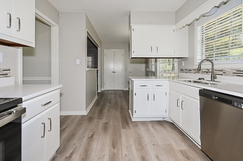 1,745/Mo, 88 Sweetbriar Ave Hernando, MS 38632 Kitchen View 2