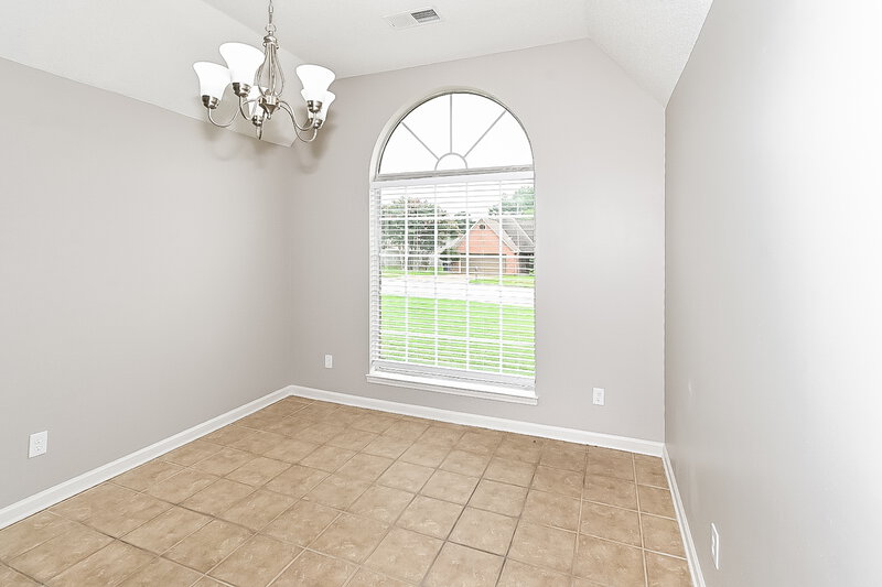 1,680/Mo, 1940 Thomas St Horn Lake, MS 38637 Dining Room View