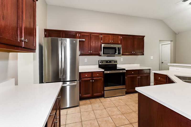 1,680/Mo, 1940 Thomas St Horn Lake, MS 38637 Kitchen View 2