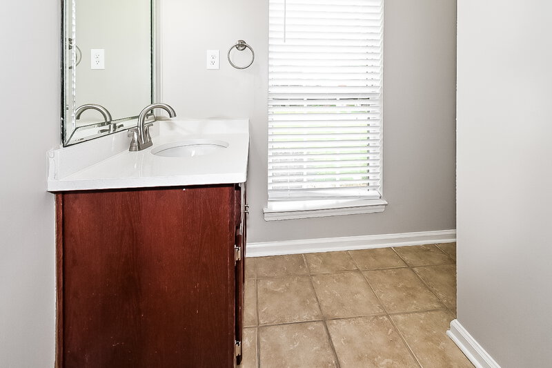 1,680/Mo, 1940 Thomas St Horn Lake, MS 38637 Bathroom View