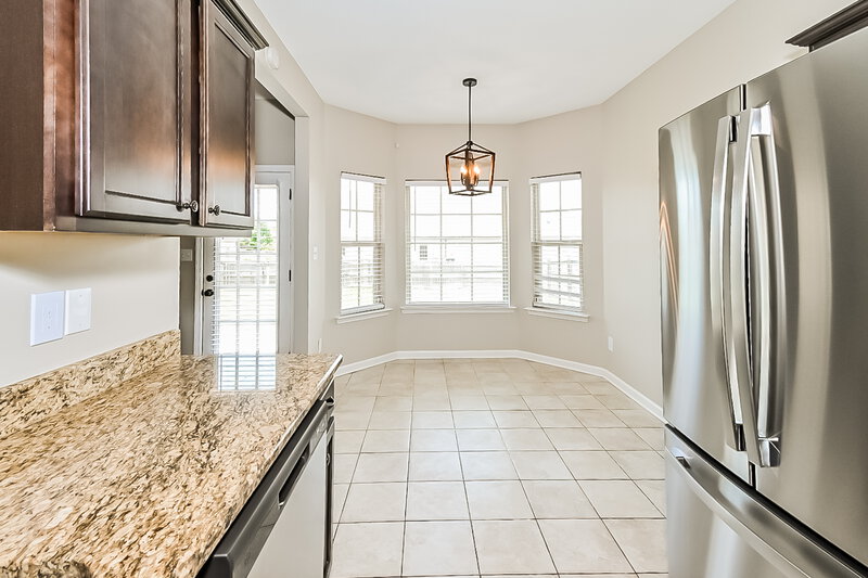 2,215/Mo, 5775 Bedford Loop W Southaven, MS 38672 Dining Room View 2