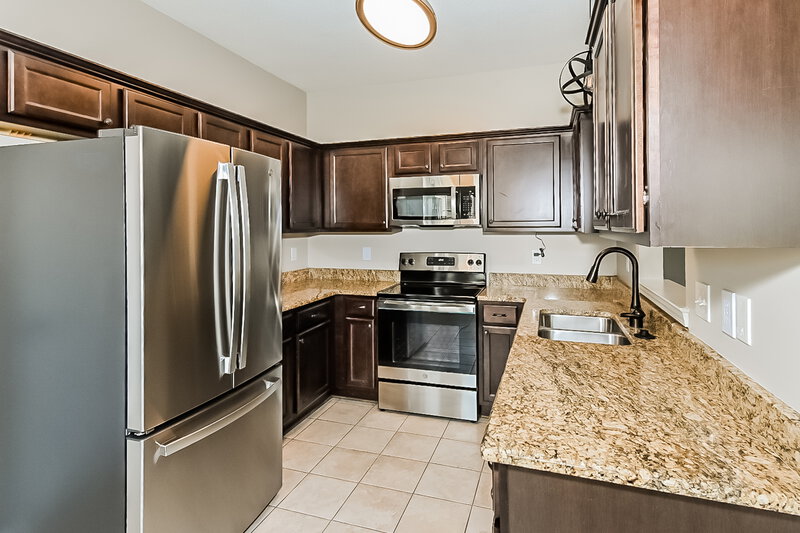 2,215/Mo, 5775 Bedford Loop W Southaven, MS 38672 Kitchen View