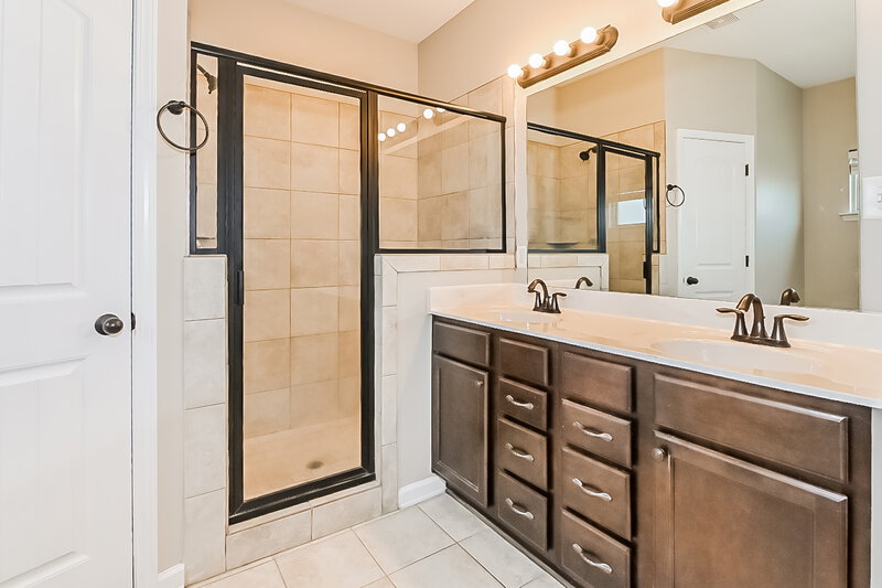 2,215/Mo, 5775 Bedford Loop W Southaven, MS 38672 Bathroom View 2