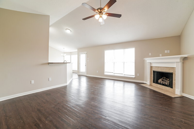 2,040/Mo, 1776 Cresent Ln Southaven, MS 38671 Living Room View