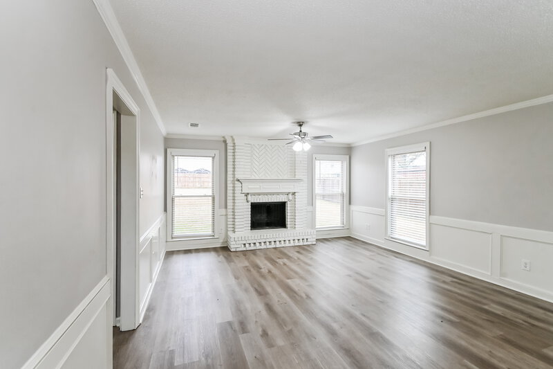 2,525/Mo, 7069 Cutter Mill Rd Memphis, TN 38141 Living Room View