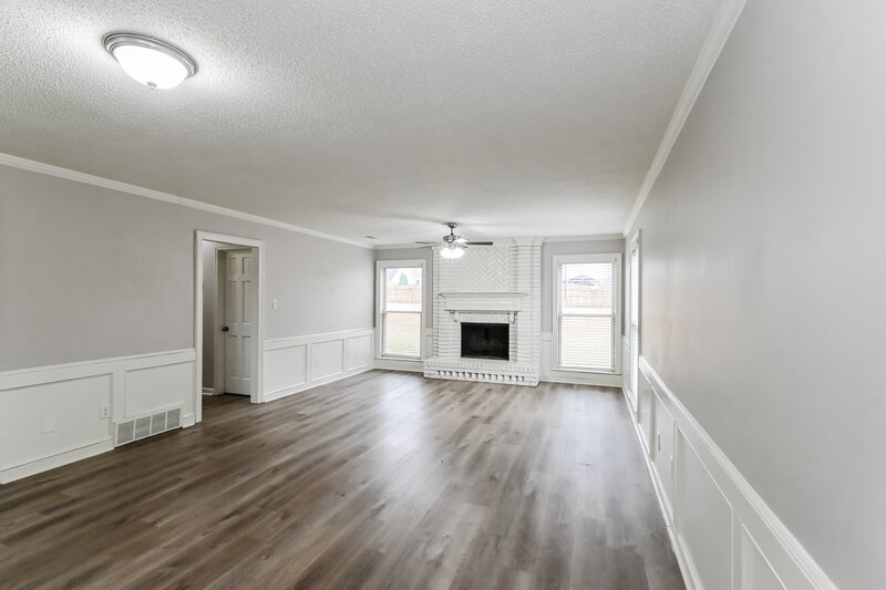 2,525/Mo, 7069 Cutter Mill Rd Memphis, TN 38141 Living Room View 2