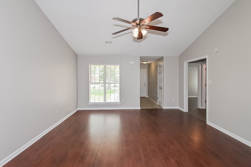 1,800/Mo, 10630 Pecan Vw Olive Branch, MS 38654 Living Room View