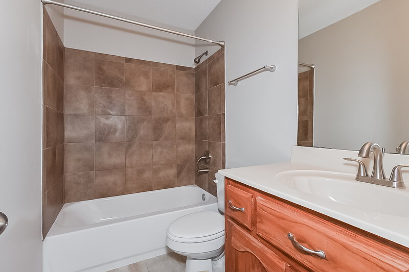 1,800/Mo, 10630 Pecan Vw Olive Branch, MS 38654 Bathroom View