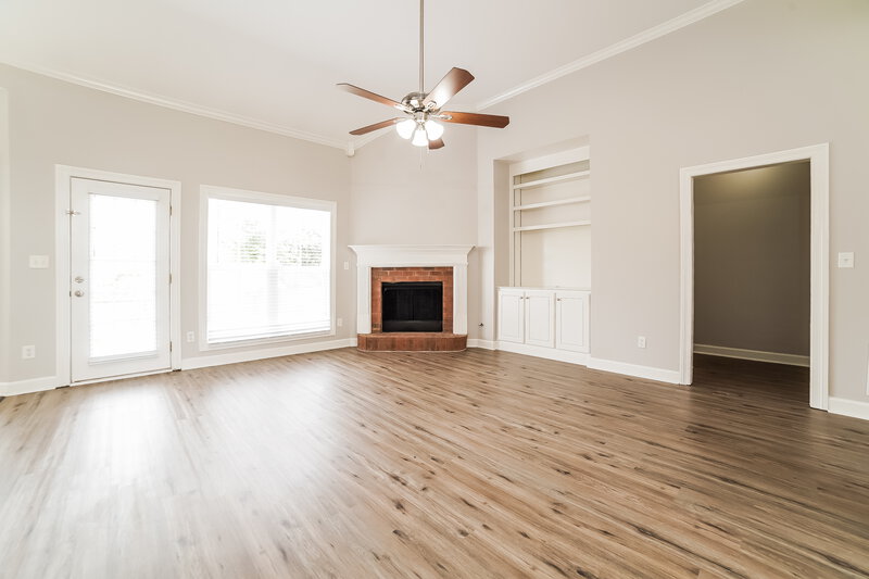 1,930/Mo, 2795 Oliver Cv Southaven, MS 38672 Living Room View 3
