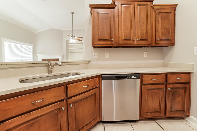 1,930/Mo, 2795 Oliver Cv Southaven, MS 38672 Kitchen View 2