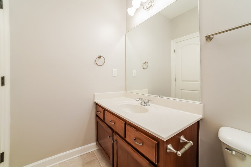 1,930/Mo, 2795 Oliver Cv Southaven, MS 38672 Main Bathroom View