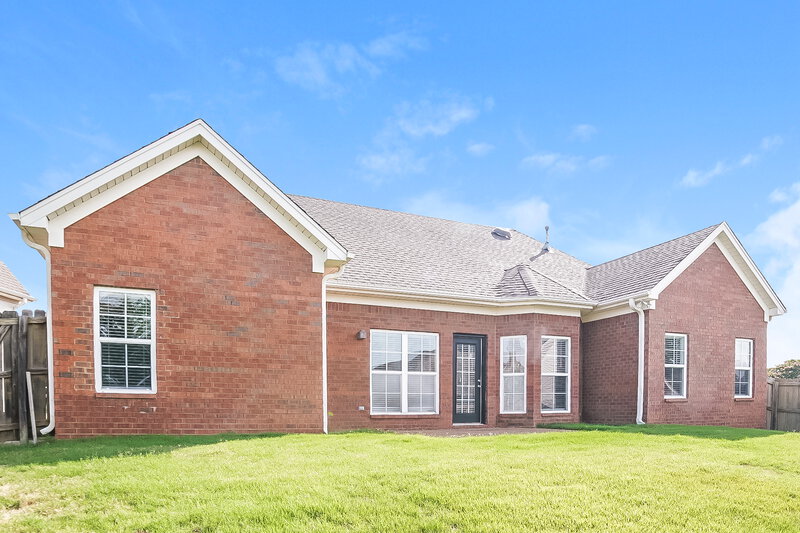 1,930/Mo, 2795 Oliver Cv Southaven, MS 38672 Rear View 2